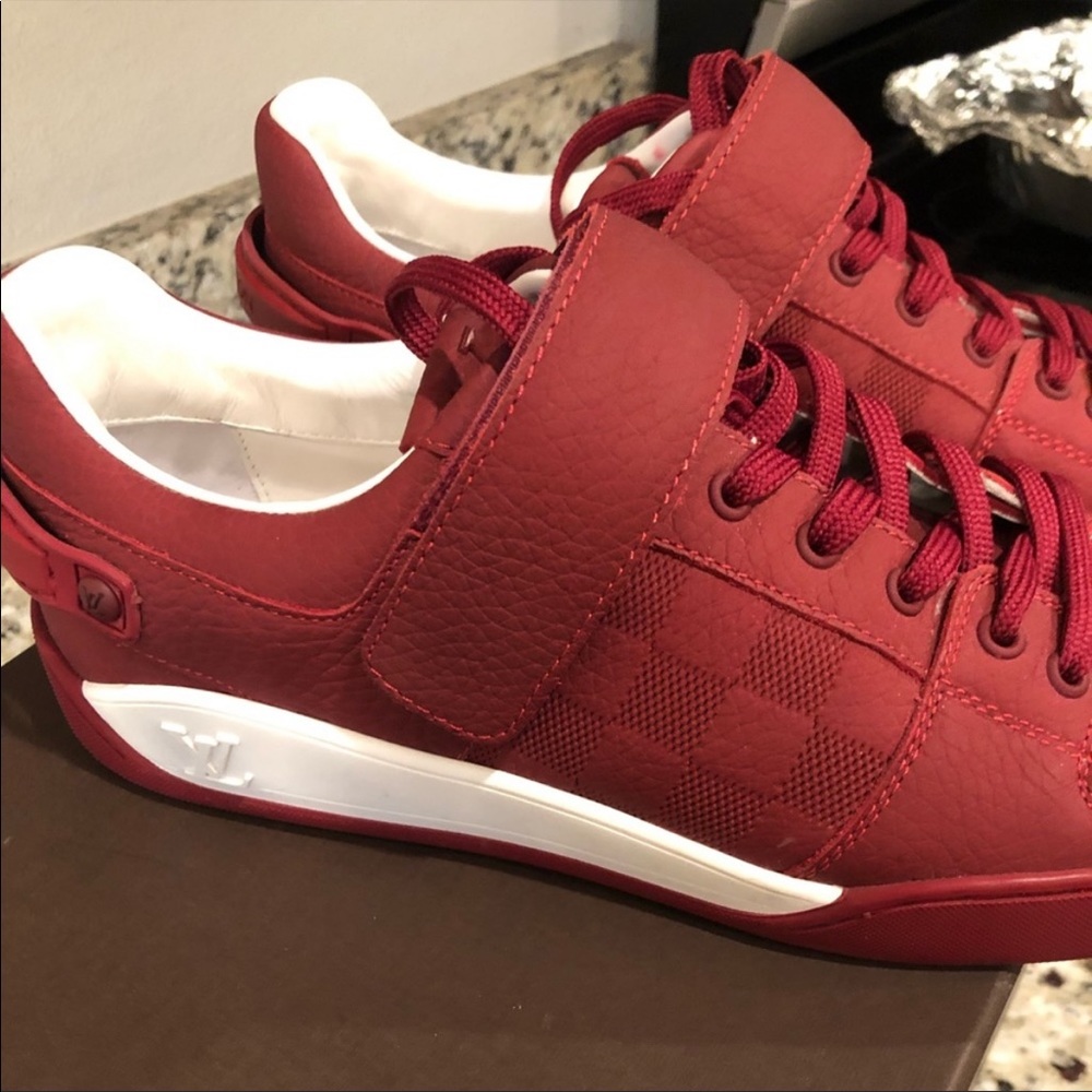 Louis Vuitton Men sneakers